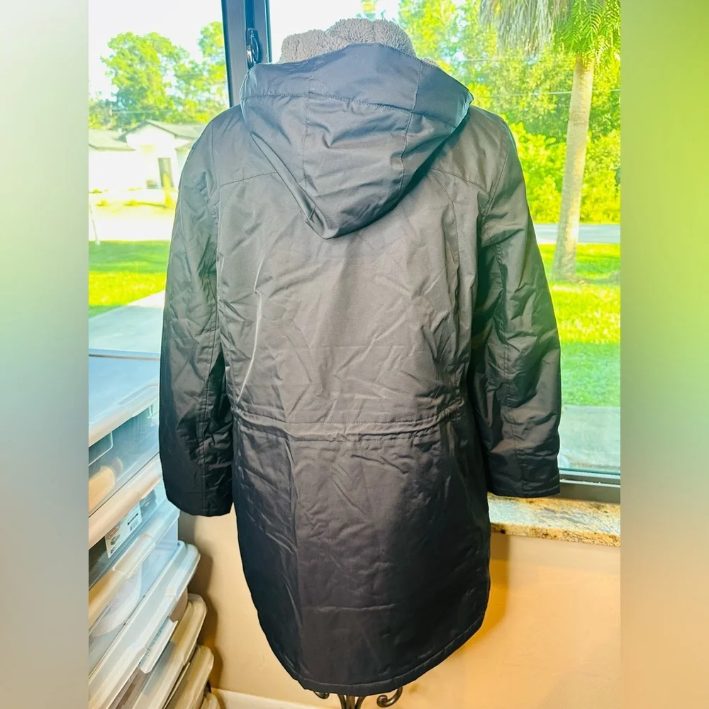 L.L. Bean Misses Winter Warmer Coat Black Size Large - Picture 11 of 15
